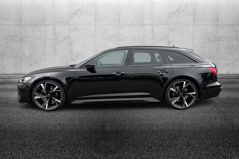 Usata Audi RS6 Comfort 600 CV (441 kW) 2023 Nero metallizzato Station wagon