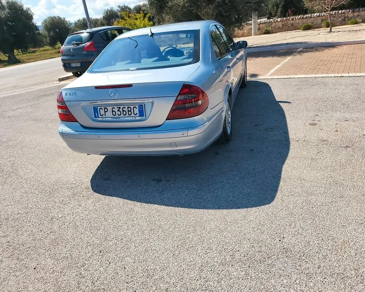 Usata Mercedes E270 177 CV (130 kW) 2004 Berlina