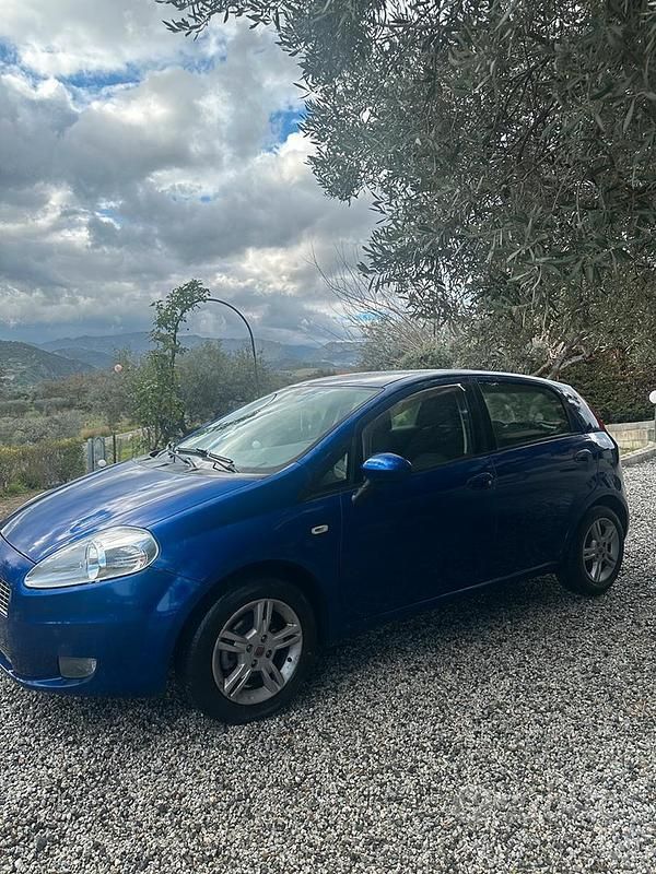 Usata Fiat Grande Punto 75 CV (55 kW) 2006 Blu Utilitaria