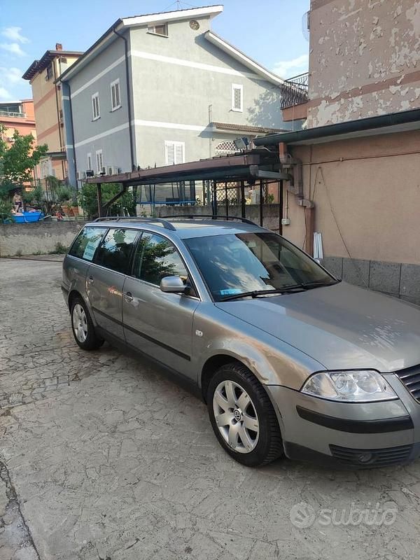 Grigio Usata 2002 VW Passat Tre volumi | 1700 € (Ottimo prezzo) - Immagine 1/4