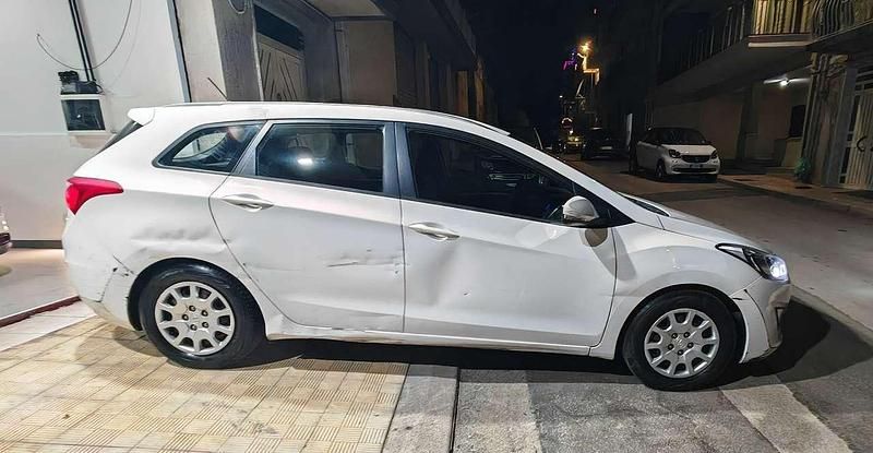 Usata Hyundai i30 Comfort 110 CV (80 kW) 2013 Bianco Station wagon