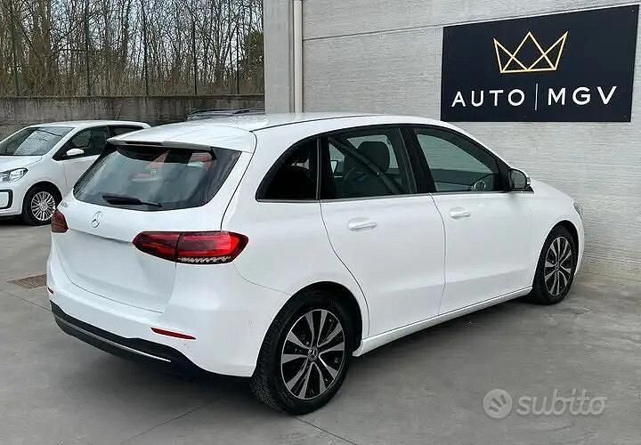 Usata Mercedes B180 116 CV (85 kW) 2022 Bianco Monovolume