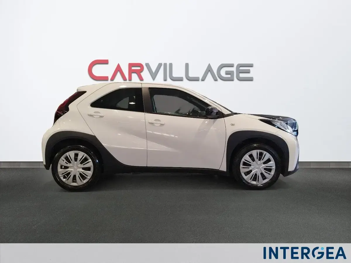 Brugt Toyota Aygo X Active 72 HK (52 kW) 2025 Hvid SUV