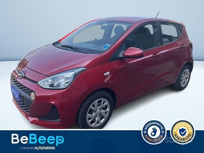 Rosso Usata 2018 Hyundai i10 Comfort Due volumi | 7900 € (Ottimo prezzo) - Immagine 1/3