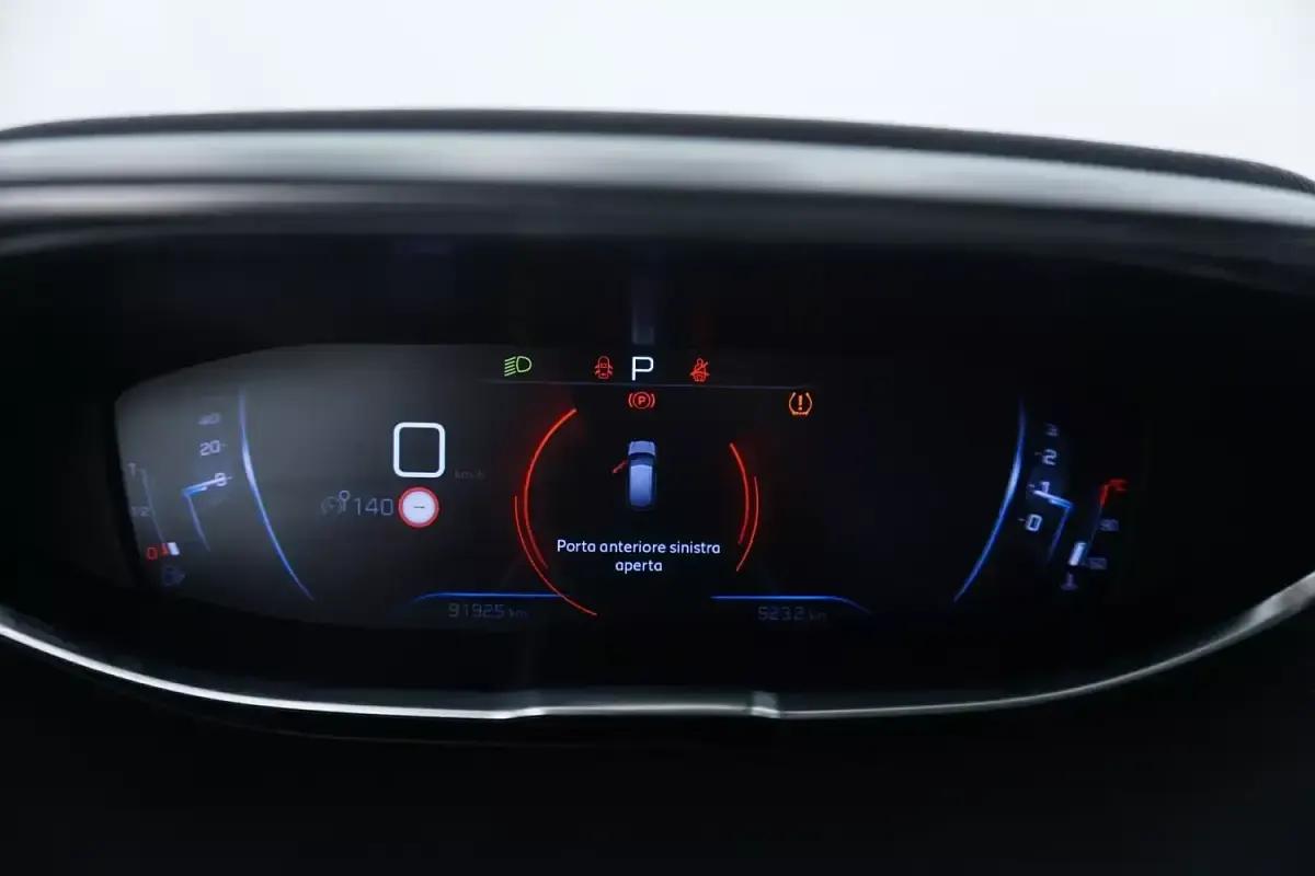 Usata Peugeot 3008 Active 131 CV (96 kW) 2022 Grigiogrigio SUV