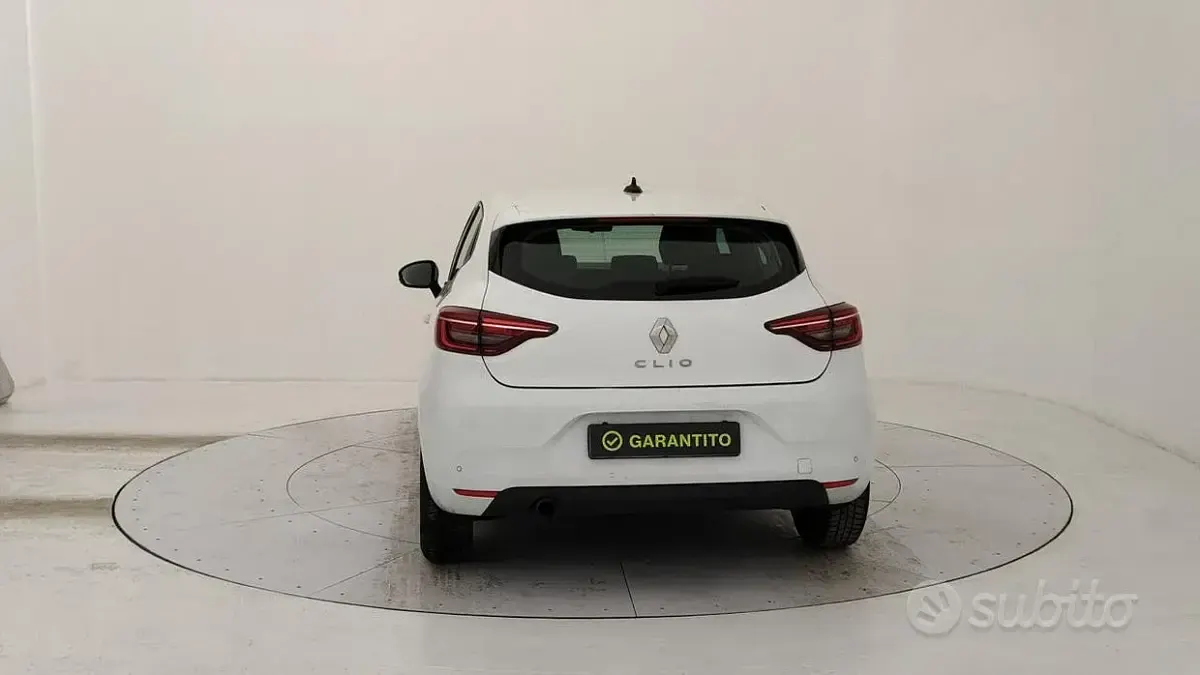 Usata Renault Clio V Business 86 CV (63 kW) 2021 Bianco Berlina