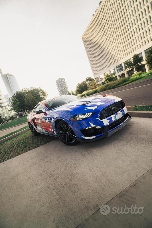 Bianco Usata 2018 Ford Mustang Fastback Coupé | 29.000 € (Buon prezzo) - Immagine 1/4