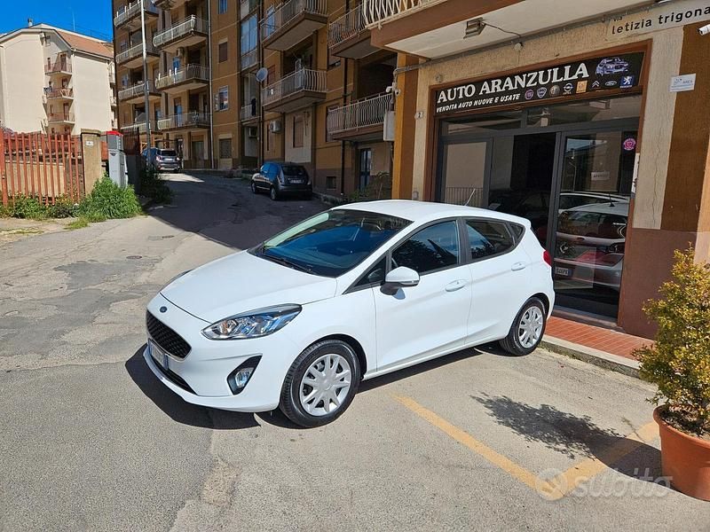 Bianco Usata 2019 Ford Fiesta Tre volumi | 8790 € (Buon prezzo) - Immagine 1/4