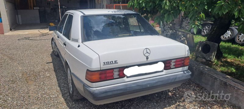 Usata Mercedes 190 122 CV (89 kW) 1984 Bianco Berlina
