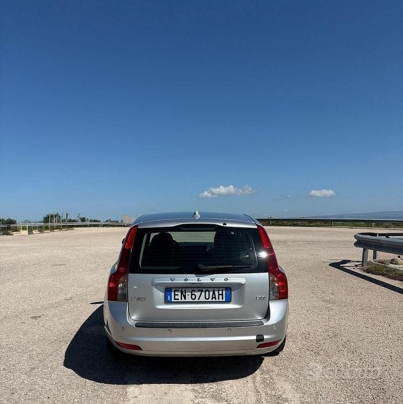 Usata Volvo V50 115 CV (84 kW) 2012 Grigio Station wagon