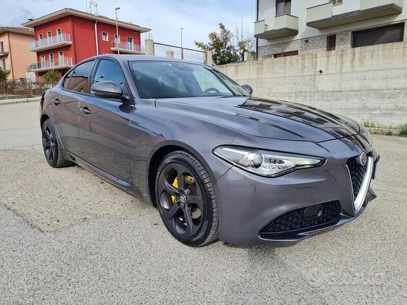 Usata 2019 Alfa Romeo Giulia Tre volumi | 20.000 € (Buon prezzo) - Immagine 1/4