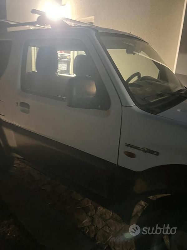 Usata Suzuki Jimny 80 CV (58 kW) 2002 Bianco SUV