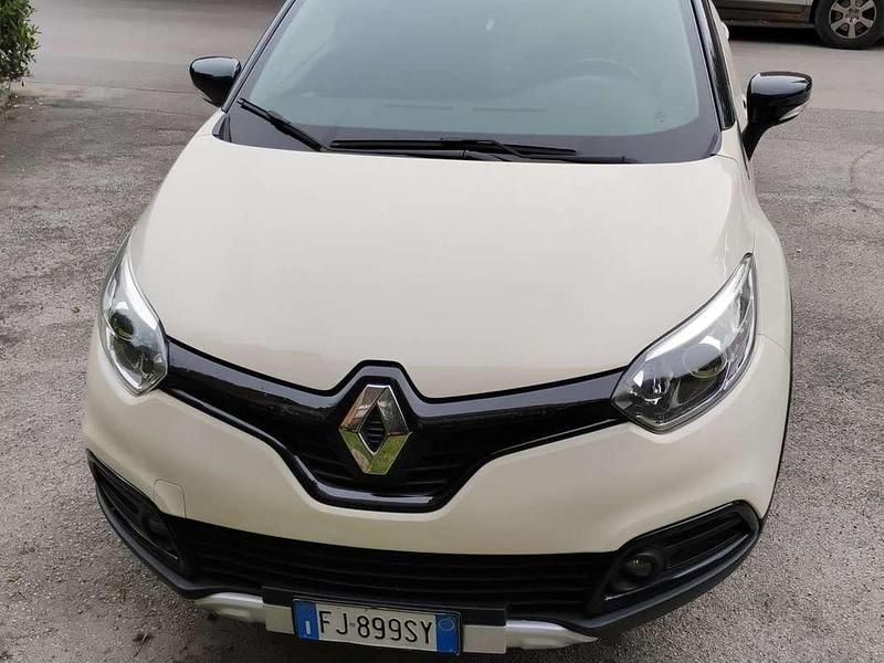 Usata Renault Captur 90 CV (66 kW) 2017 Beige SUV