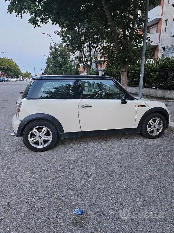 Usata Mini ONE 90 CV (66 kW) 2006 Bianco Utilitaria