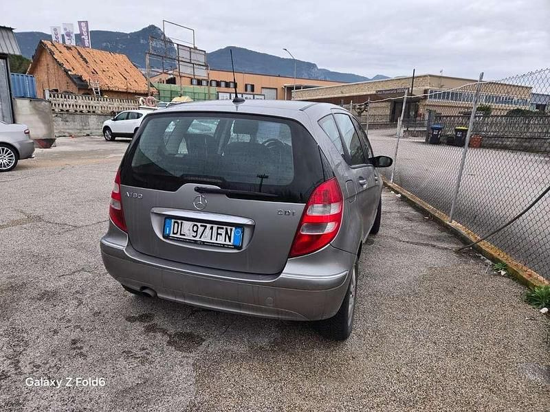 Usata Mercedes A180 109 CV (80 kW) 2007 Argento Monovolume