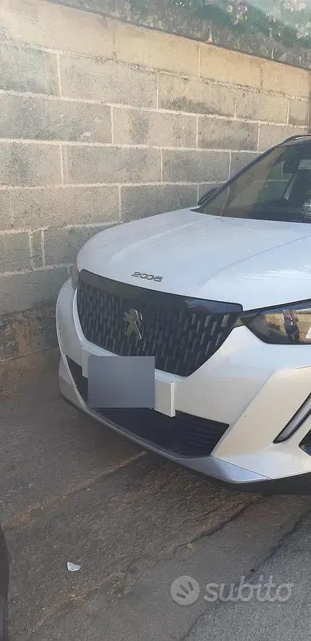 Usata Peugeot 2008 131 CV (96 kW) 2022 Bianco SUV