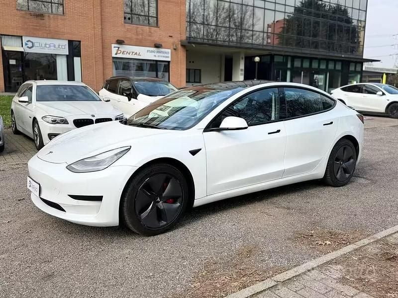Usata Tesla Model 3 Standard Range 239 kW (325 CV) 2020 Bianco Berlina