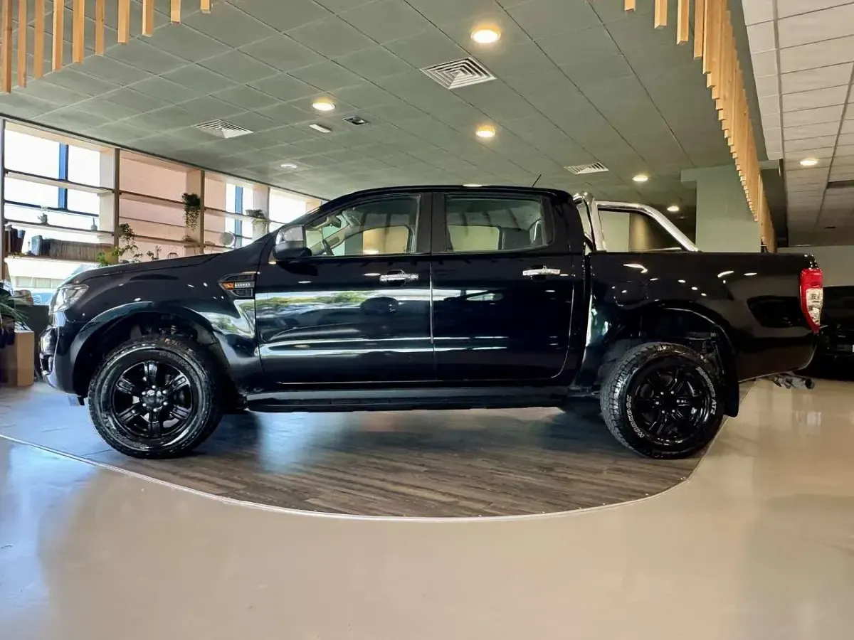 Usata Ford Ranger XL 170 CV (125 kW) 2023 Nero Pick-up