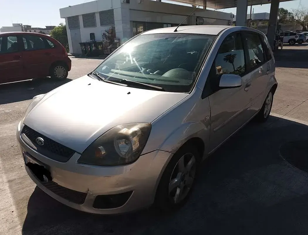 Usata Ford Fiesta Zetec 90 CV (66 kW) 2007 Utilitaria