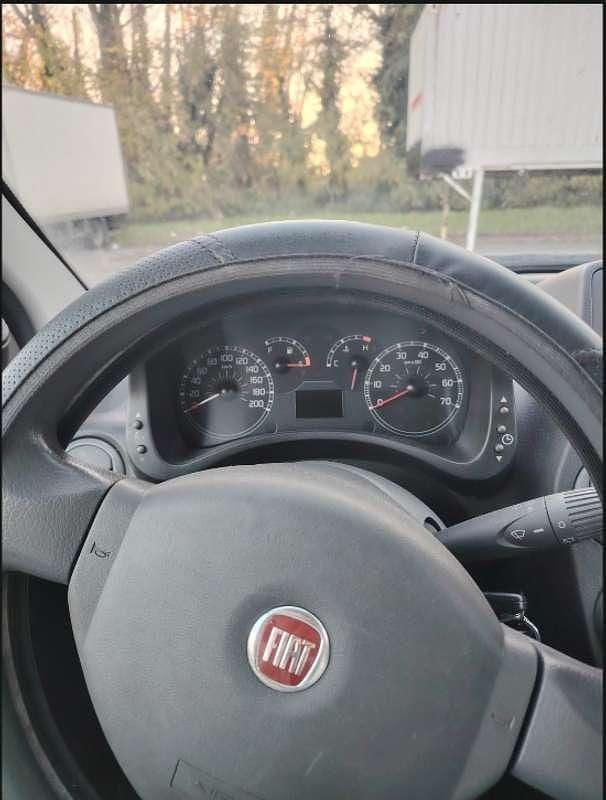 Usata Fiat Panda Dynamic 75 CV (55 kW) 2011 Argento Utilitaria