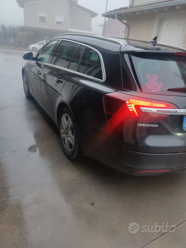 Usata Opel Insignia Cosmo 163 CV (119 kW) 2014 Nero Station wagon