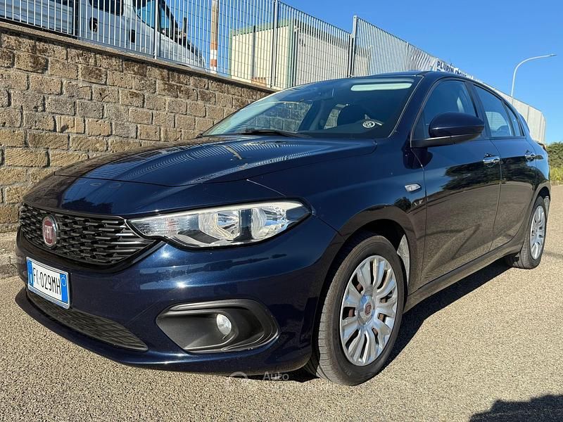 Blu Usata 2017 Fiat Tipo Tre volumi | 7250 € (Buon prezzo) - Immagine 1/4