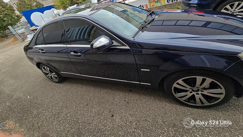 Blu Usata 2008 Mercedes C220 Tre volumi | 7700 € (Cara) - Immagine 1/4
