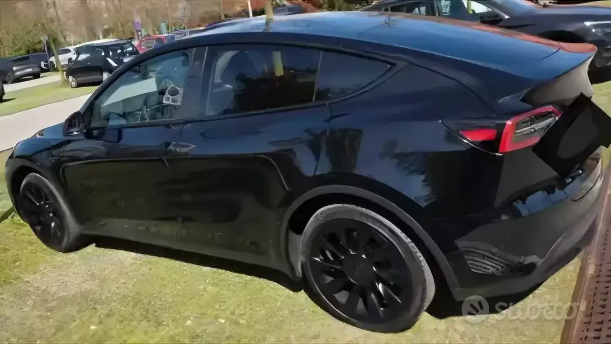 Usata Tesla Model Y 88 kW (120 CV) 2022 Nero SUV