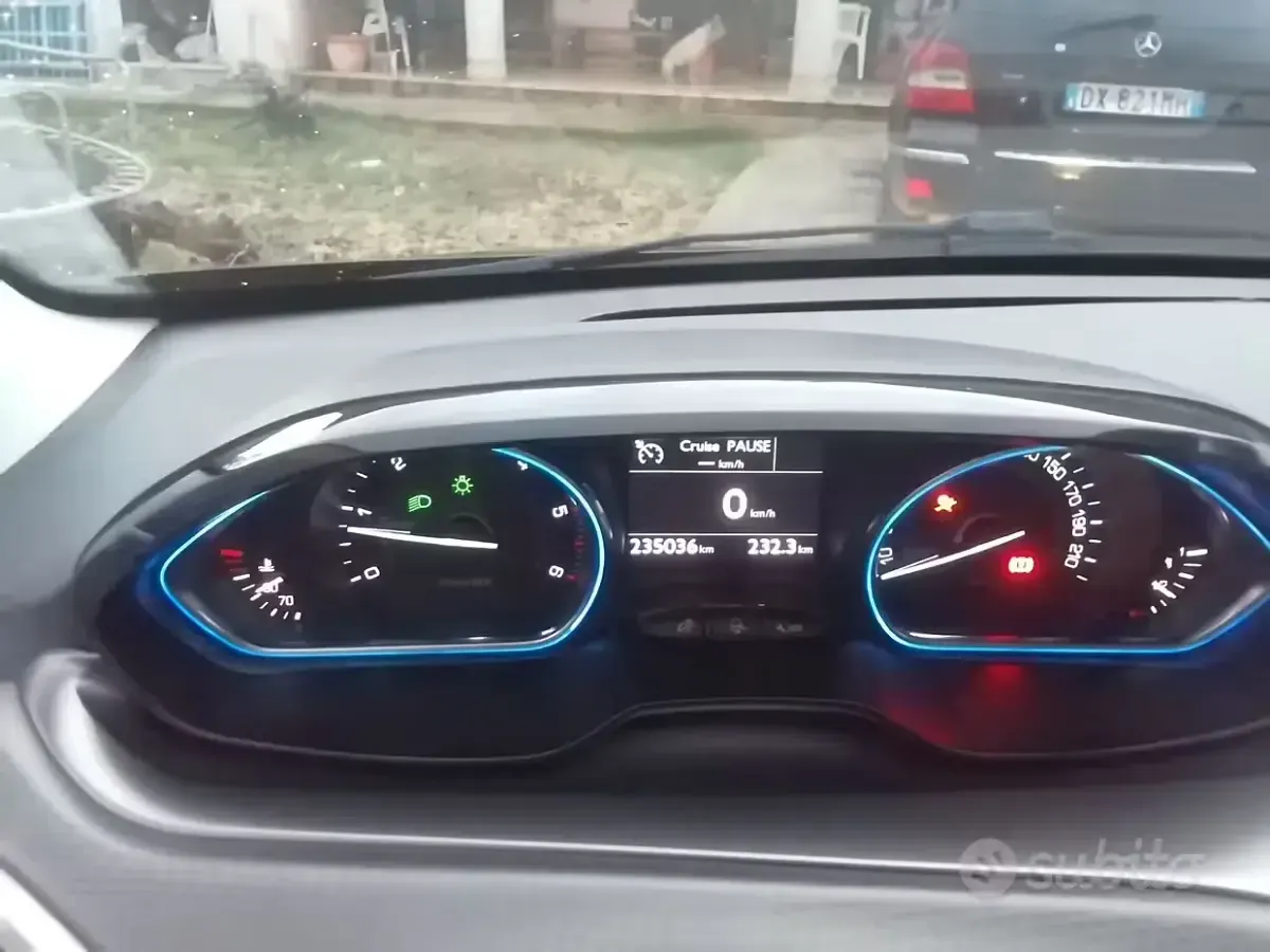 Usata Peugeot 2008 120 CV (88 kW) 2015 SUV