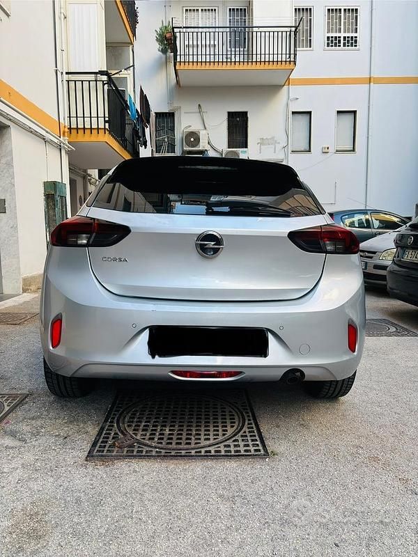 Usata Opel Corsa Elegance 101 CV (74 kW) 2022 Grigio Utilitaria