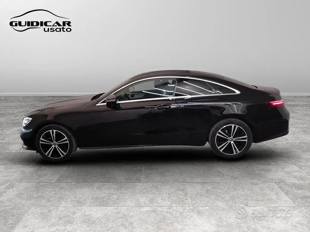 Occasion Mercedes E220 Business 194 ch (142 kW) 2022 Noir Coupé