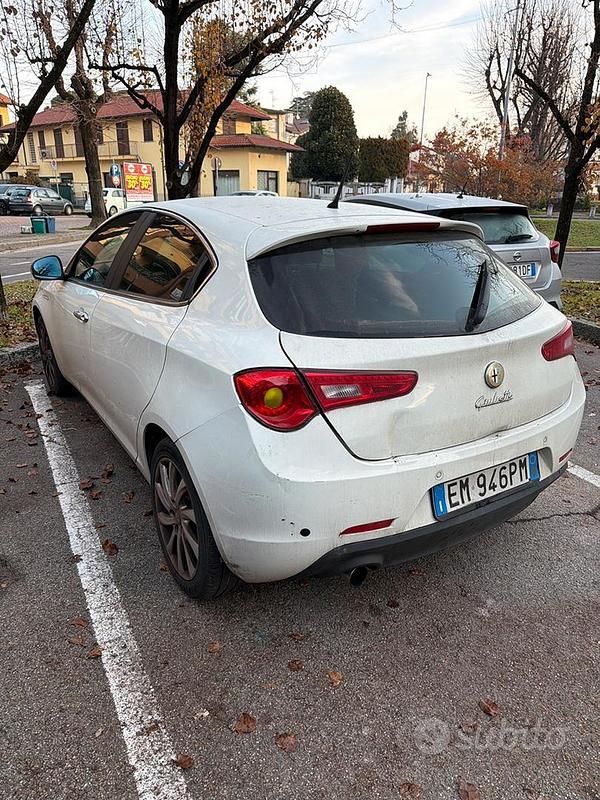 Usata Alfa Romeo Giulietta 170 CV (125 kW) 2011 Bianco Berlina