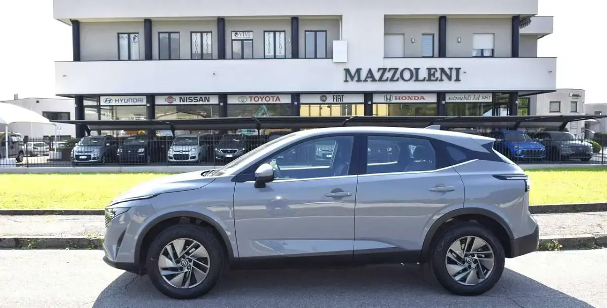 Usata Nissan Qashqai Acenta 140 CV (102 kW) 2025 Grigio SUV