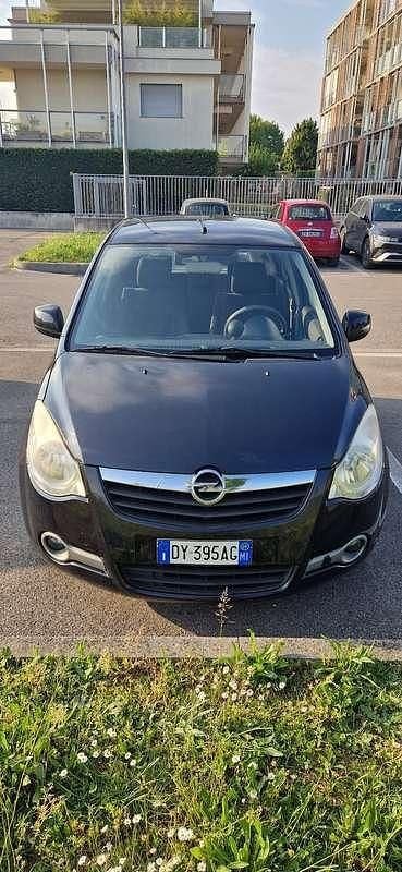 Usata Opel Agila Enjoy 65 CV (47 kW) 2009 Utilitaria