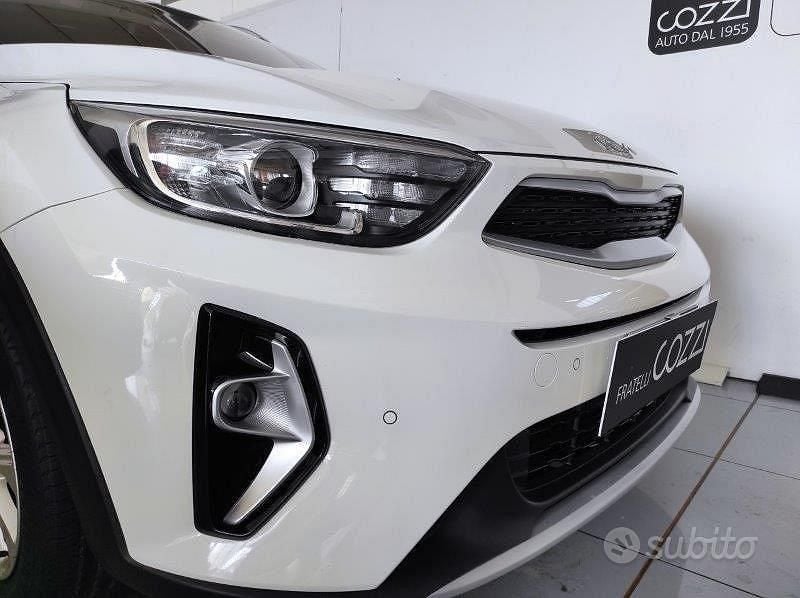 Usata Kia Stonic Urban 83 CV (61 kW) 2022 Bianco SUV
