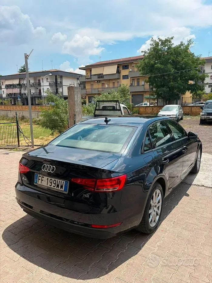 Usata Audi A4 Business 150 CV (110 kW) 2016 Bluazzurro Berlina
