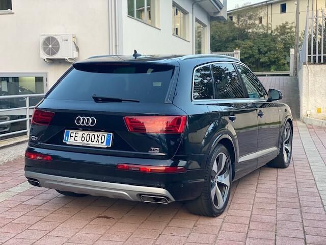 Usata Audi Q7 Business Plus 272 CV (200 kW) 2016 Blu SUV