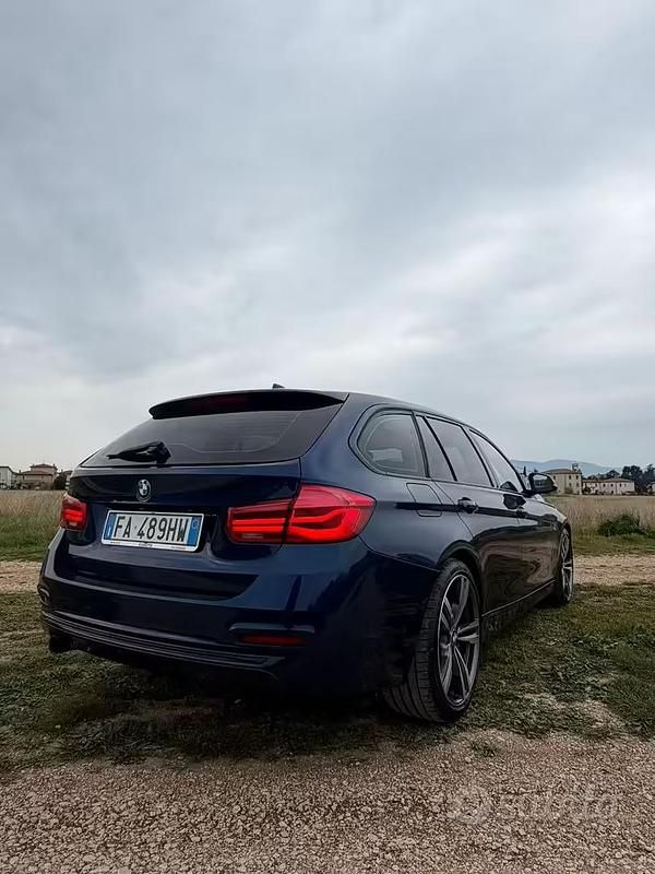Usata BMW 318 Sport Line 2015 Blu Station wagon