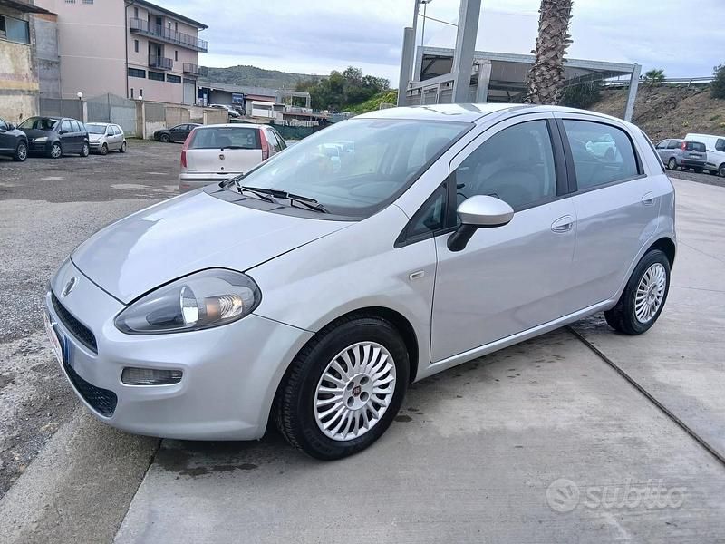 Usata Fiat Punto Street 95 CV (69 kW) 2012 Grigio Utilitaria