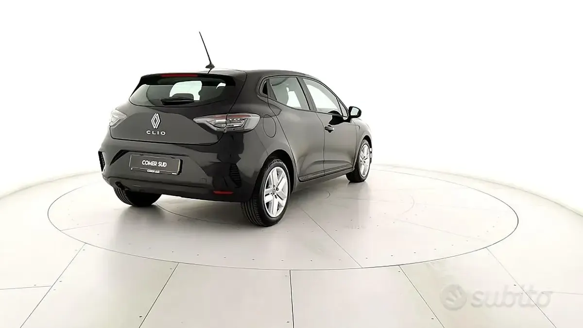 Begagnad Renault Clio V Evolution 91 HK (66 kW) 2025 Svart Sedan