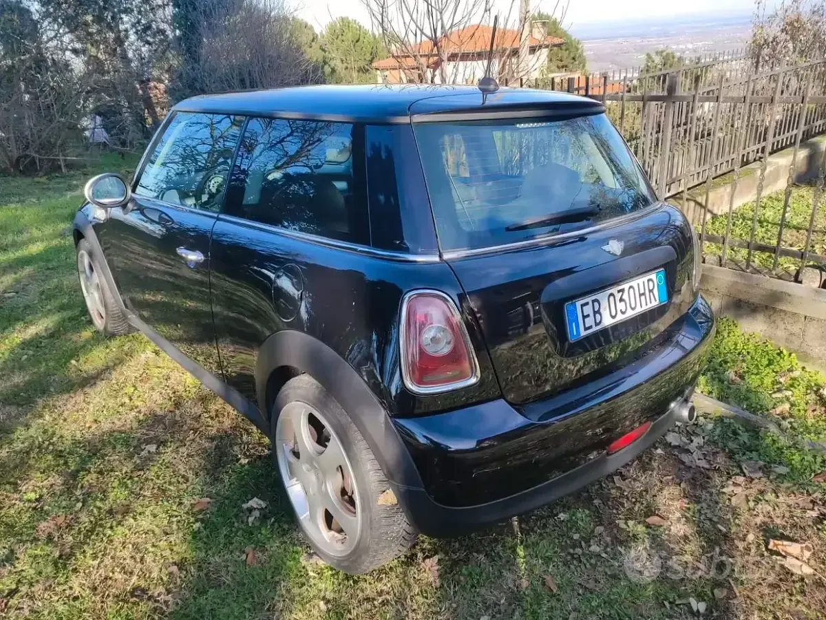 Begagnad Mini One D 109 HK (80 kW) 2010 Svart Halvkombi