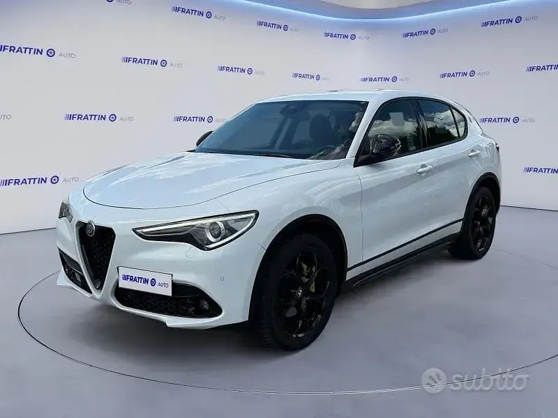 Usata Alfa Romeo Stelvio Super 180 CV (132 kW) 2017 SUV