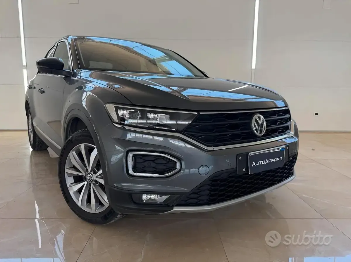 Usata VW T-Roc Style 116 CV (85 kW) 2018 Grigio SUV