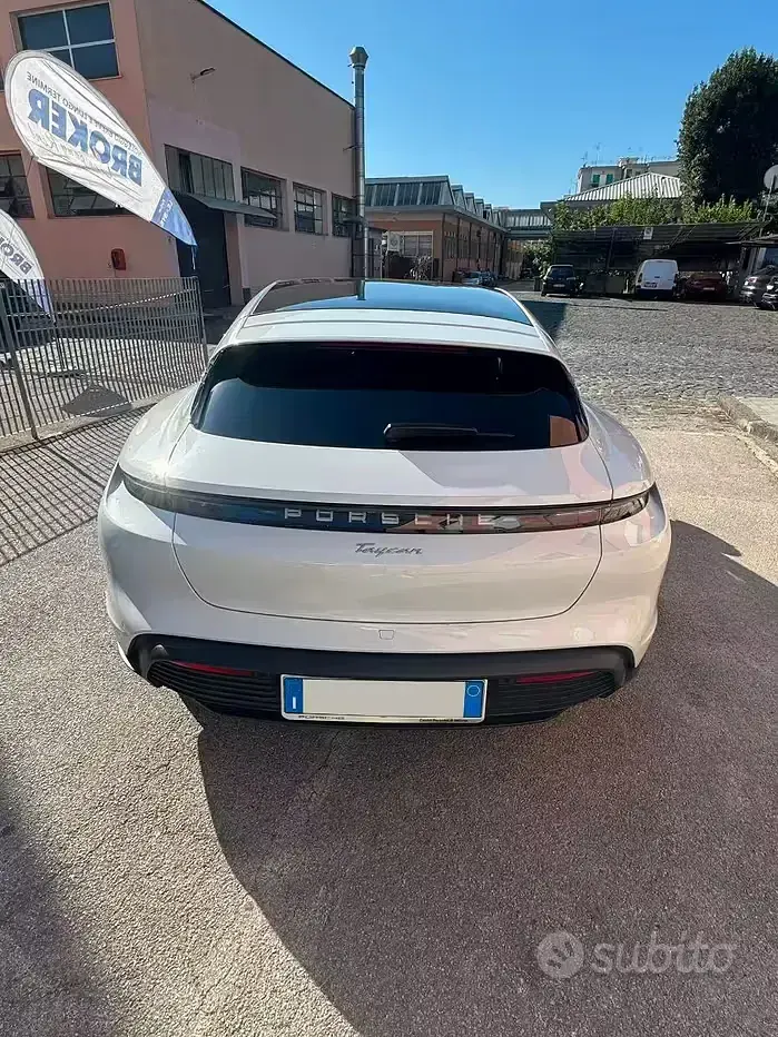 Usata Porsche Taycan 119 kW (163 CV) 2022 Bianco Berlina