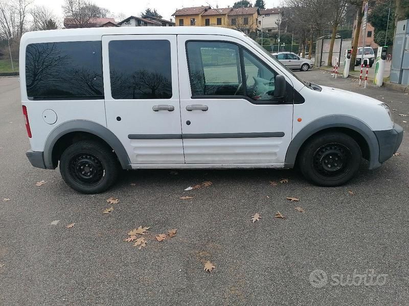 Usata Ford Tourneo Connect S 90 CV (66 kW) 2007 Bianco Monovolume