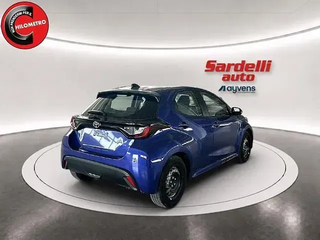 Nuova Toyota Yaris Active 92 CV (67 kW) 2026 Blu Utilitaria