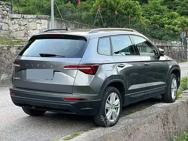 Usata Skoda Karoq Executive 150 CV (110 kW) 2024 Grigio SUV