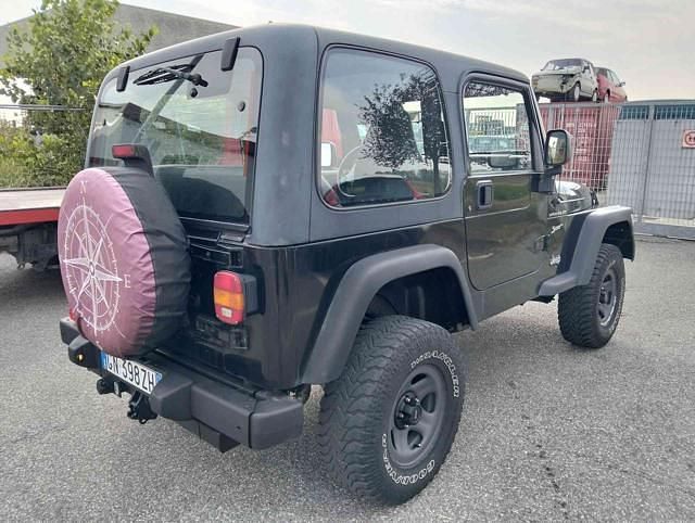 Usata Jeep Wrangler Sport 118 CV (86 kW) 2000 Nero SUV