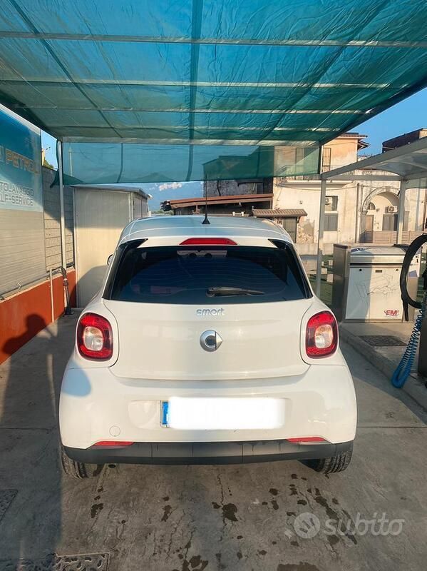 Usata Smart ForFour 71 CV (52 kW) 2016 Bianco Utilitaria