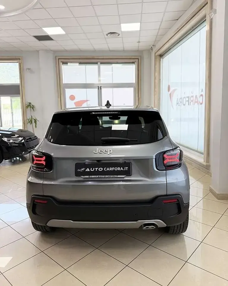 Usata Jeep Avenger Summit 101 CV (74 kW) 2025 Grigio granite SUV